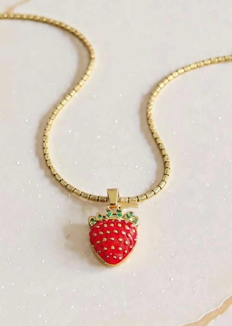 COLLAR FRESITA ESMALTADA