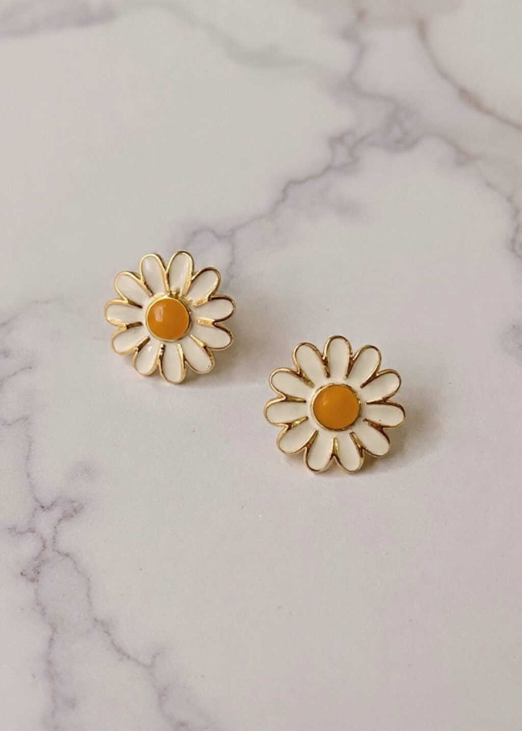 PENDIENTES MARGARITAS TINTADAS