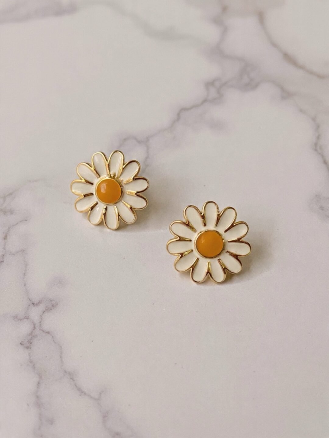 PENDIENTES MARGARITAS TINTADAS